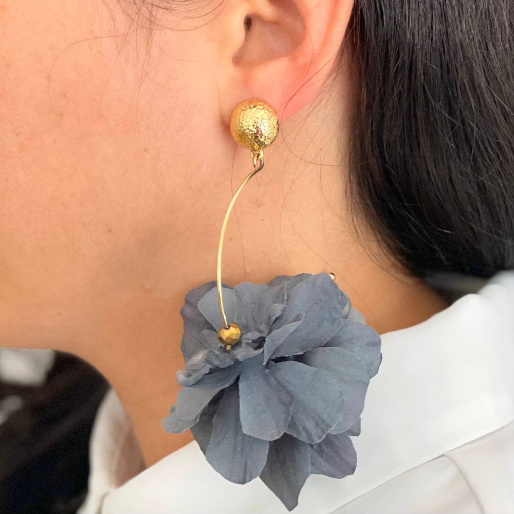 Gertrude's Flower Earrings ( Denim Blue )