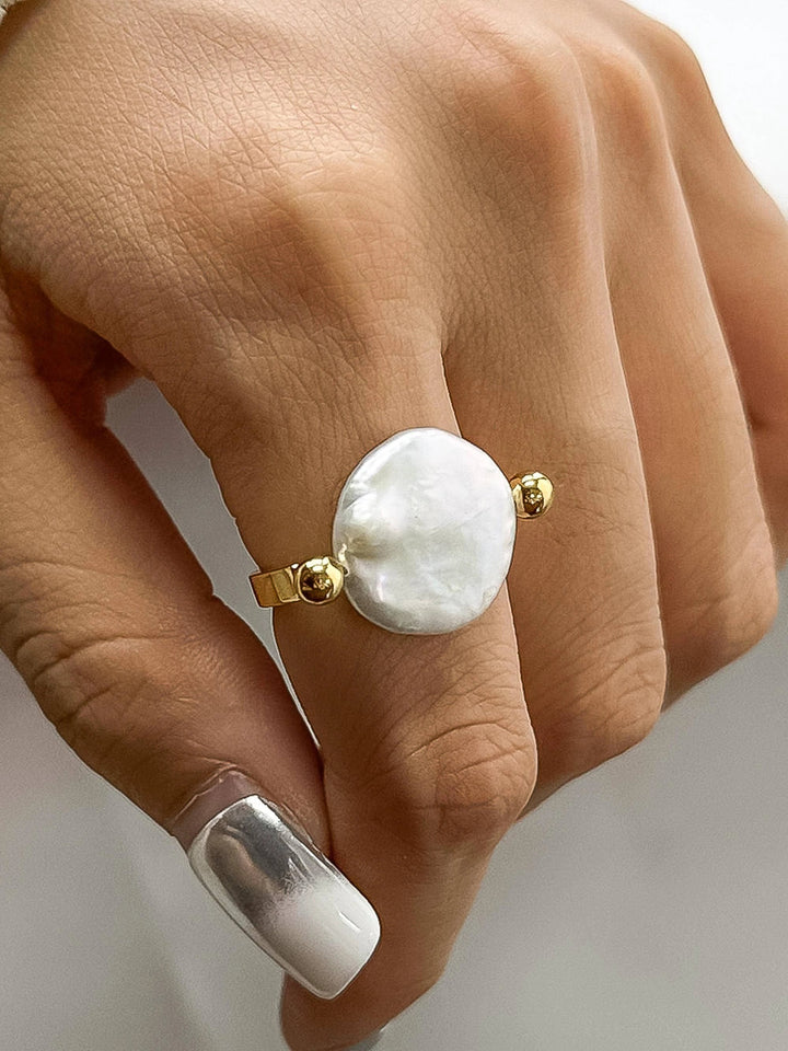 Déodat 18K Gold Non-Tarnish Baroque Pearl Ring Flânerie by MAIQ