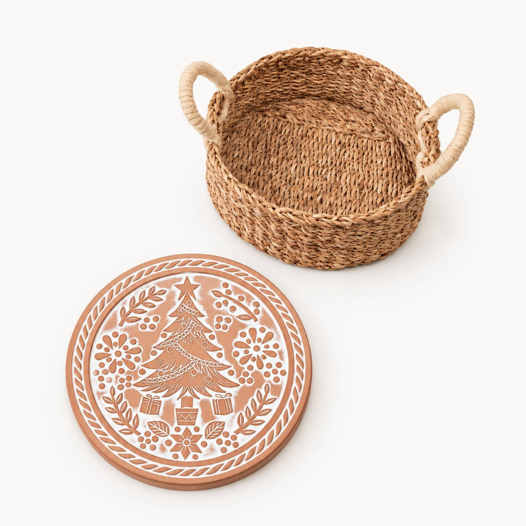 Handmade Bread Warmer &amp; Wicker Basket - Christmas Round