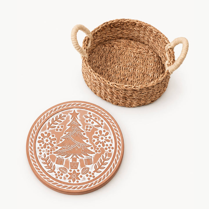 Handmade Bread Warmer &amp; Wicker Basket - Christmas Round