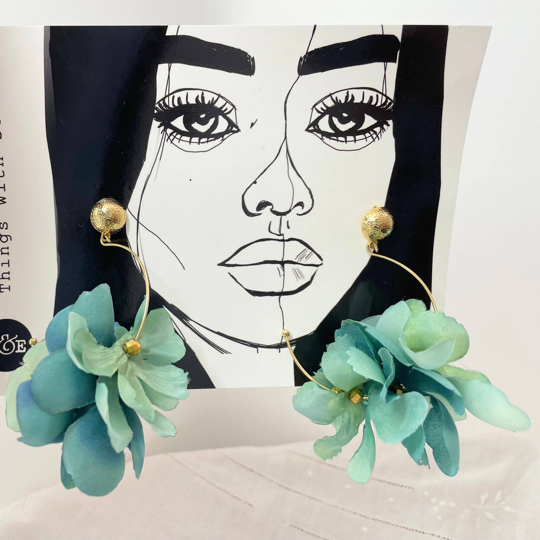 Gertrude's Flower Earrings ( Light Blue )