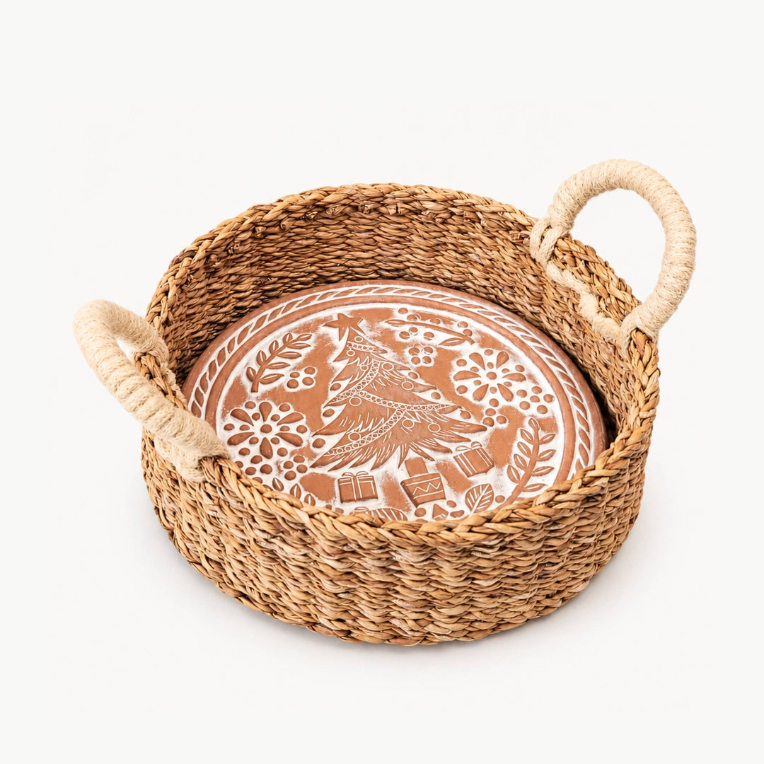 Handmade Bread Warmer &amp; Wicker Basket - Christmas Round