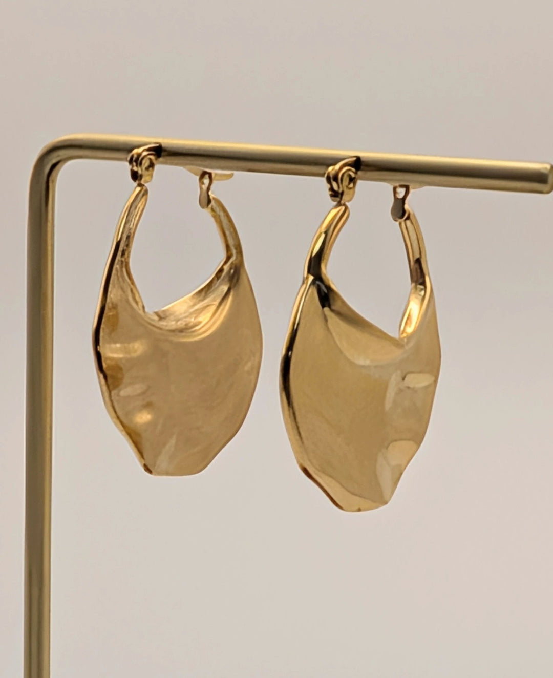 Jinni 18K Gold Non-Tarnish Classic Hoop Earring Flânerie by MAIQ