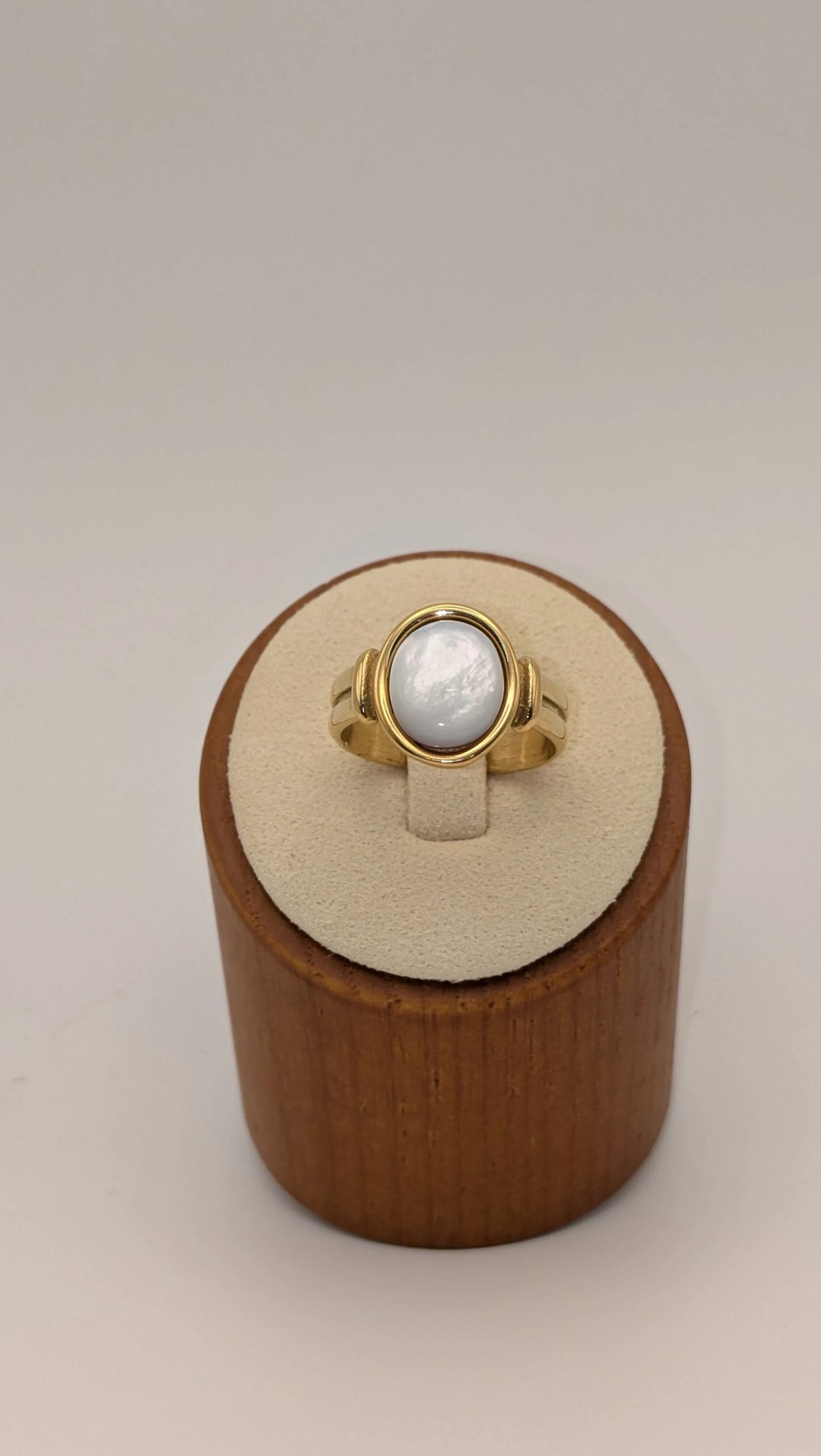 Jade Shell Stone Ring - Non-Tarnish Seashell Statement Ring Flânerie by MAIQ