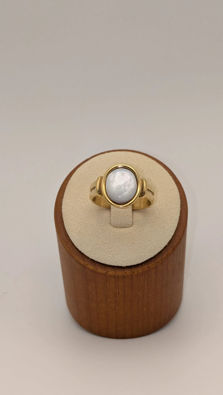 Jade Shell Stone Ring - Non-Tarnish Seashell Statement Ring Flânerie by MAIQ