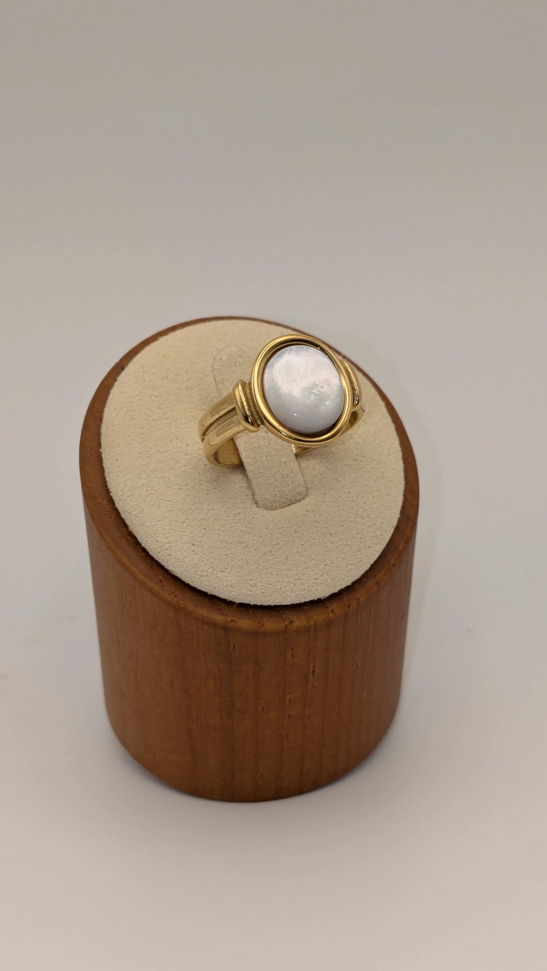 Jade Shell Stone Ring - Non-Tarnish Seashell Statement Ring Flânerie by MAIQ