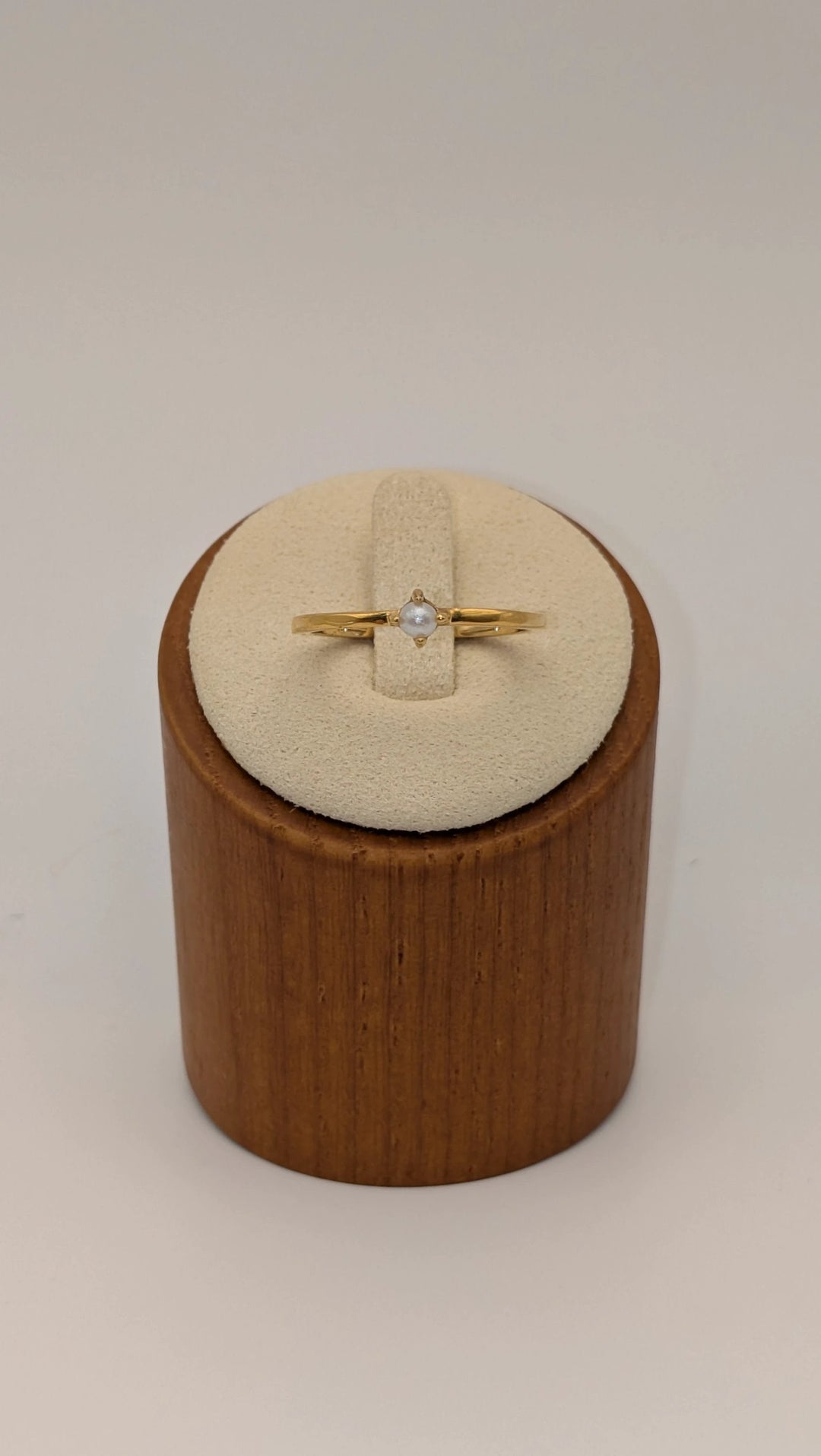 Solo Pearl Ring - Waterproof 18K Gold Minimalist Stacker Blueyejewelry
