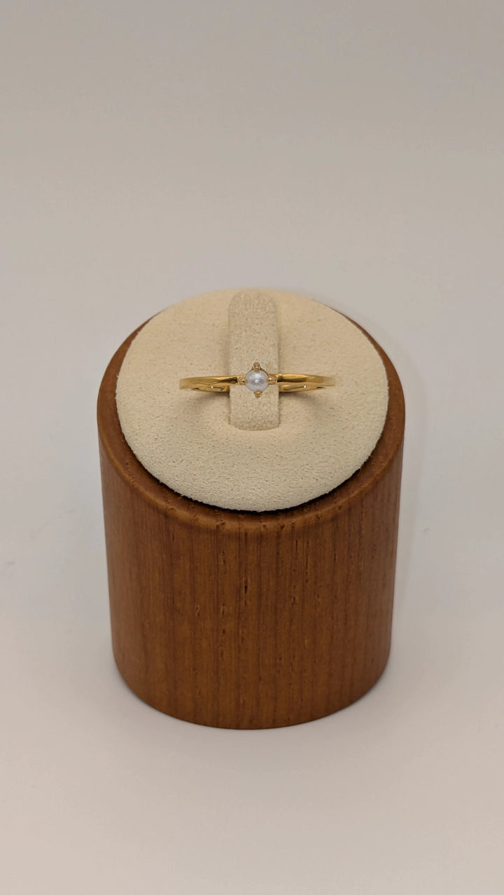 Solo Pearl Ring - Waterproof 18K Gold Minimalist Stacker Blueyejewelry
