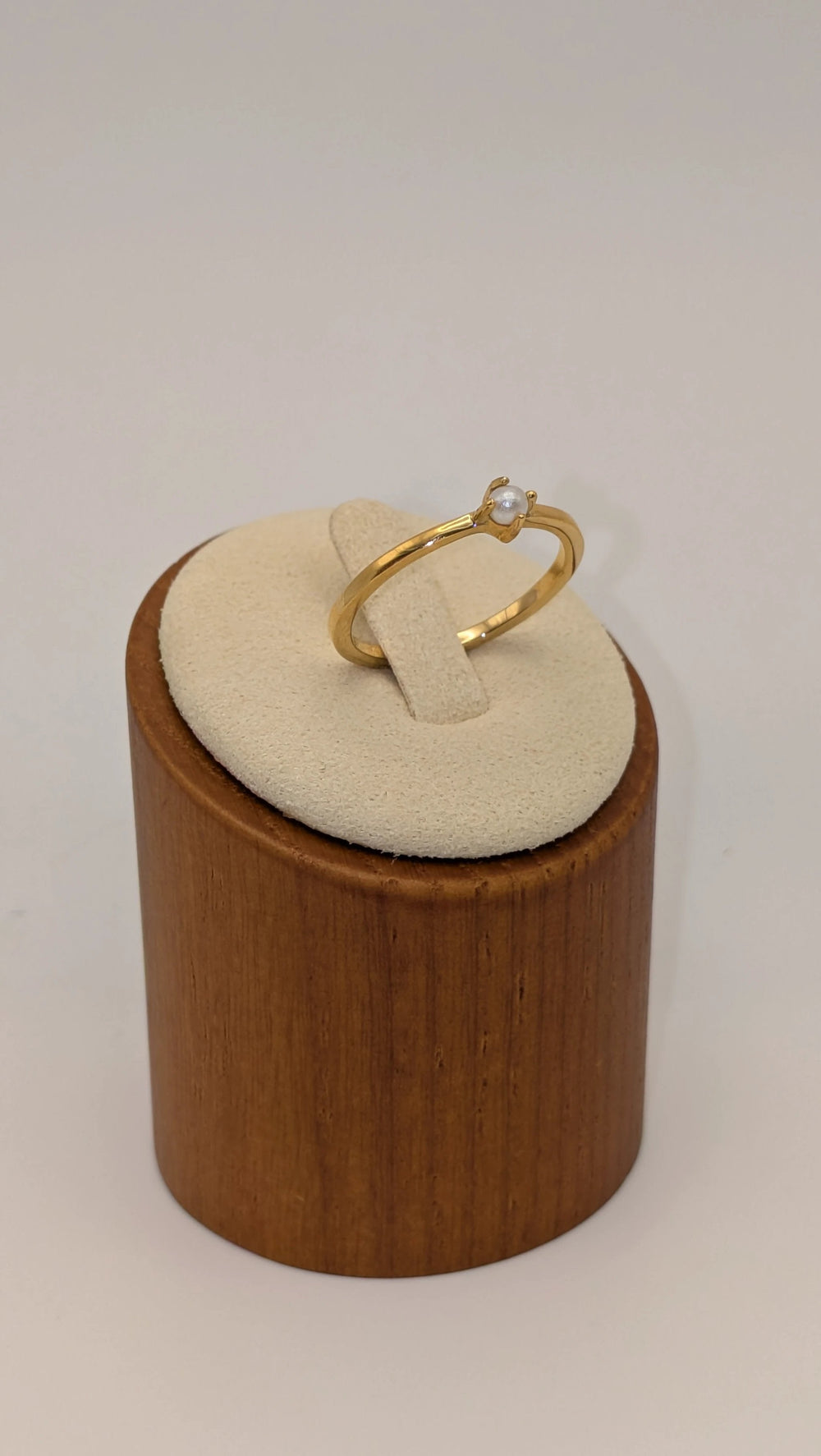Solo Pearl Ring - Waterproof 18K Gold Minimalist Stacker Blueyejewelry