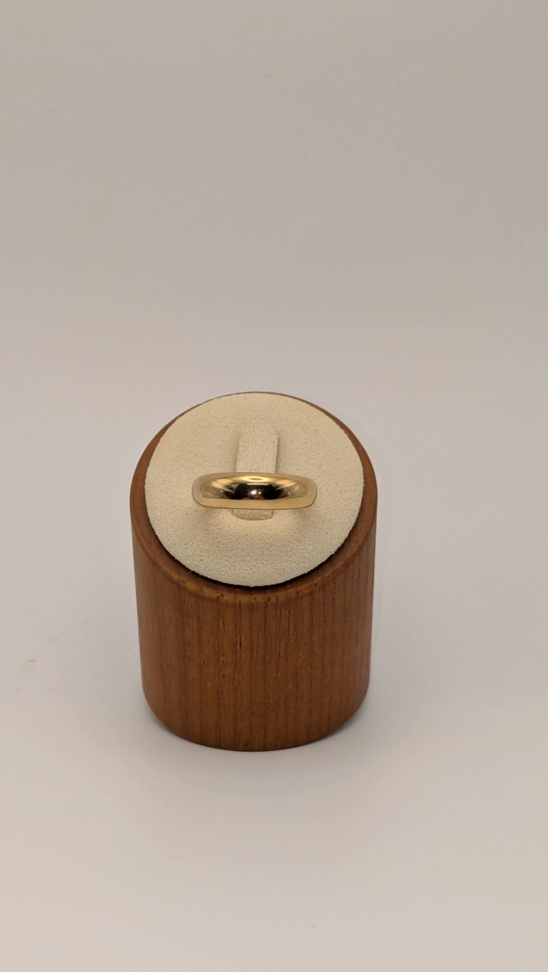 18k Gold Dome -Thin Dome Ring - Thick Band Blueyejewelry