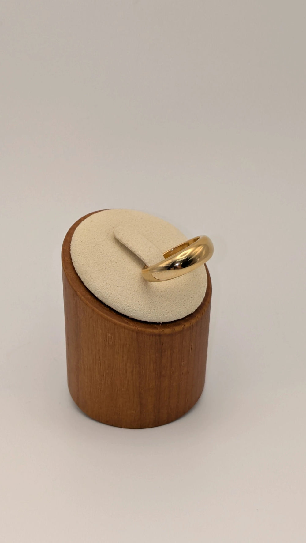18k Gold Dome -Thin Dome Ring - Thick Band Blueyejewelry