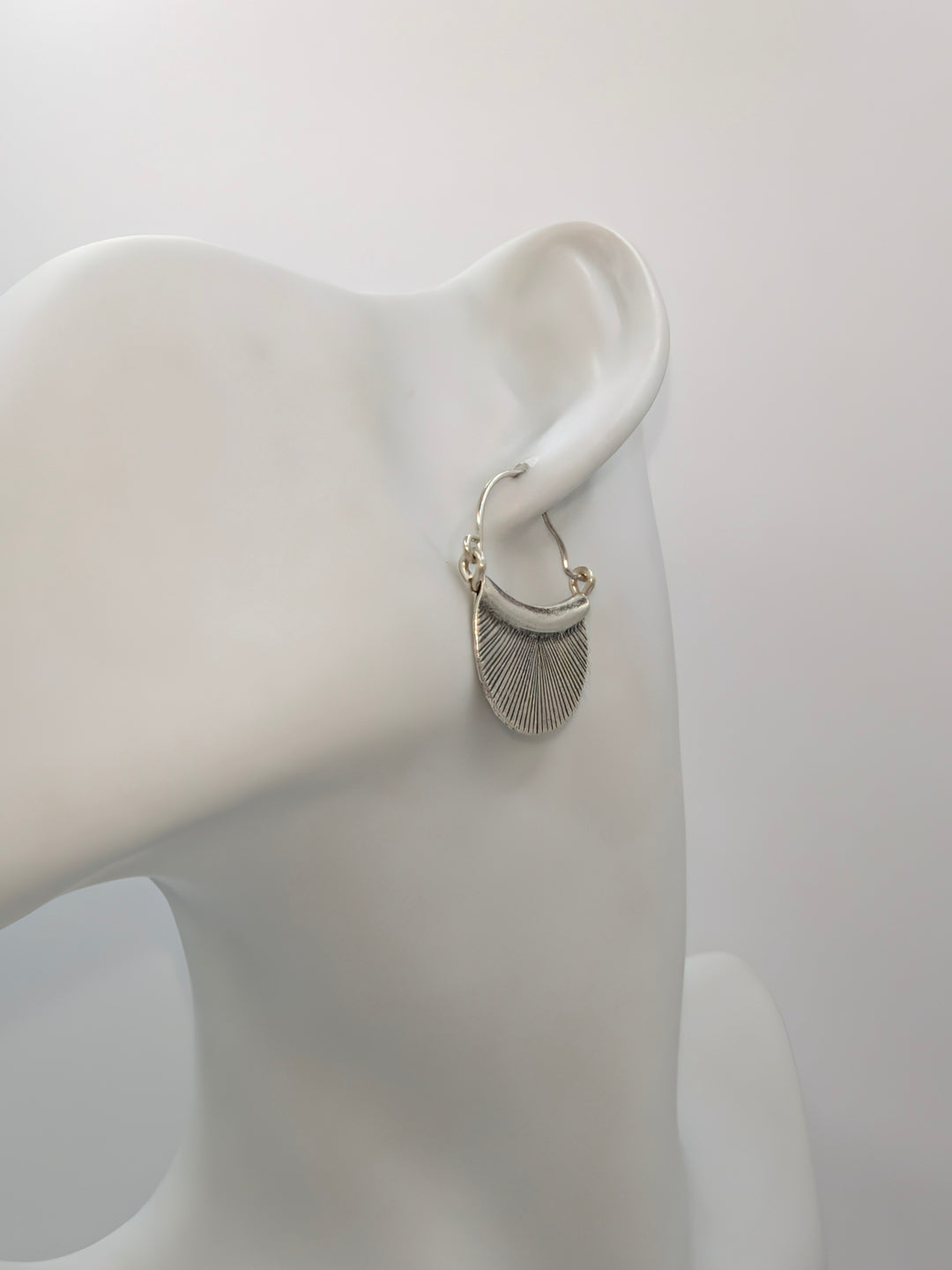 Hill Tribe Sterling Silver Etched Petal Earring Baizaar