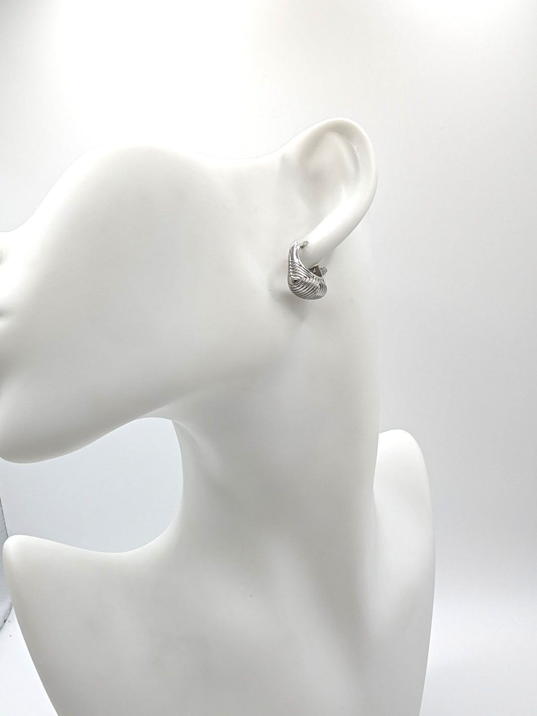 Prisme 18K Gold Textured Hoop Earrings Flânerie by MAIQ