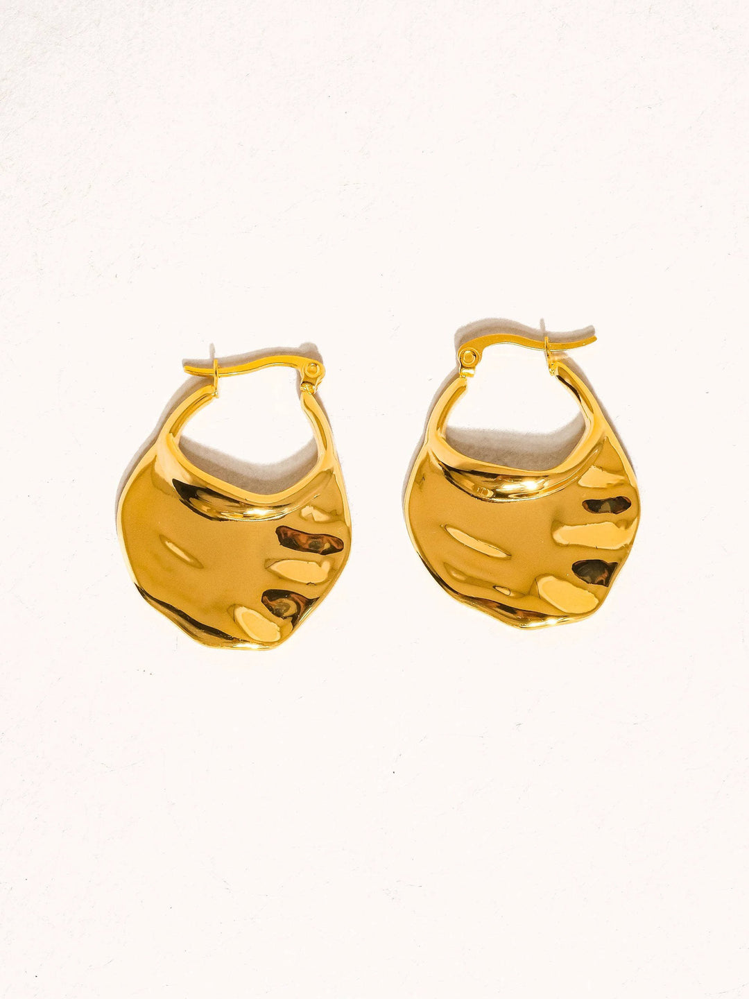 Jinni 18K gold non-tarnish classic hoop earrings, pair with irregular hammered gold discs