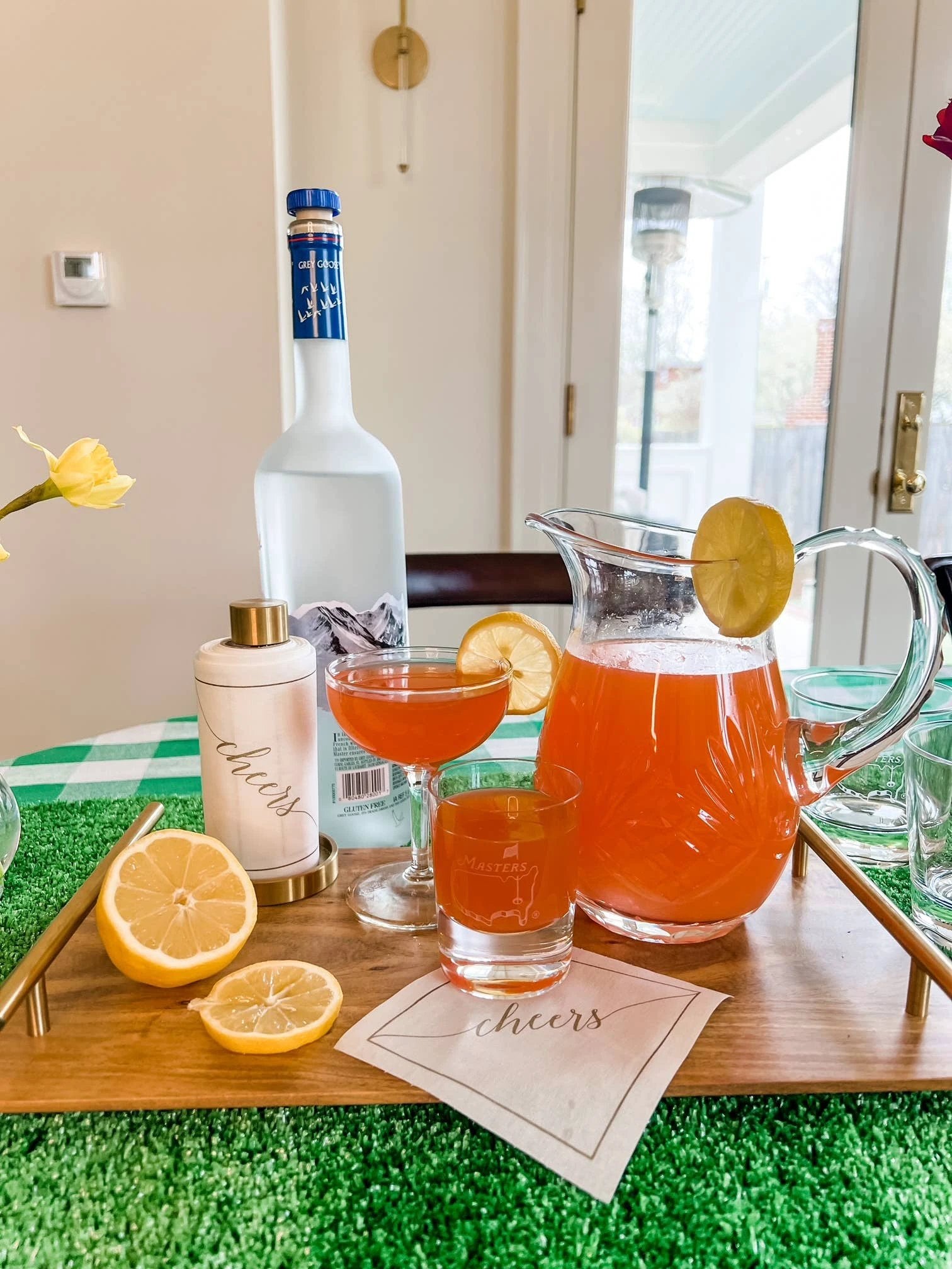 Golden Salute Cheers Luxury Disposable Cocktail Napkins