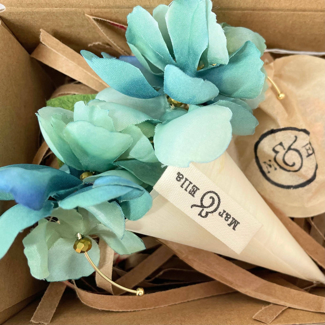 Gertrude's Flower Earrings ( Light Blue )