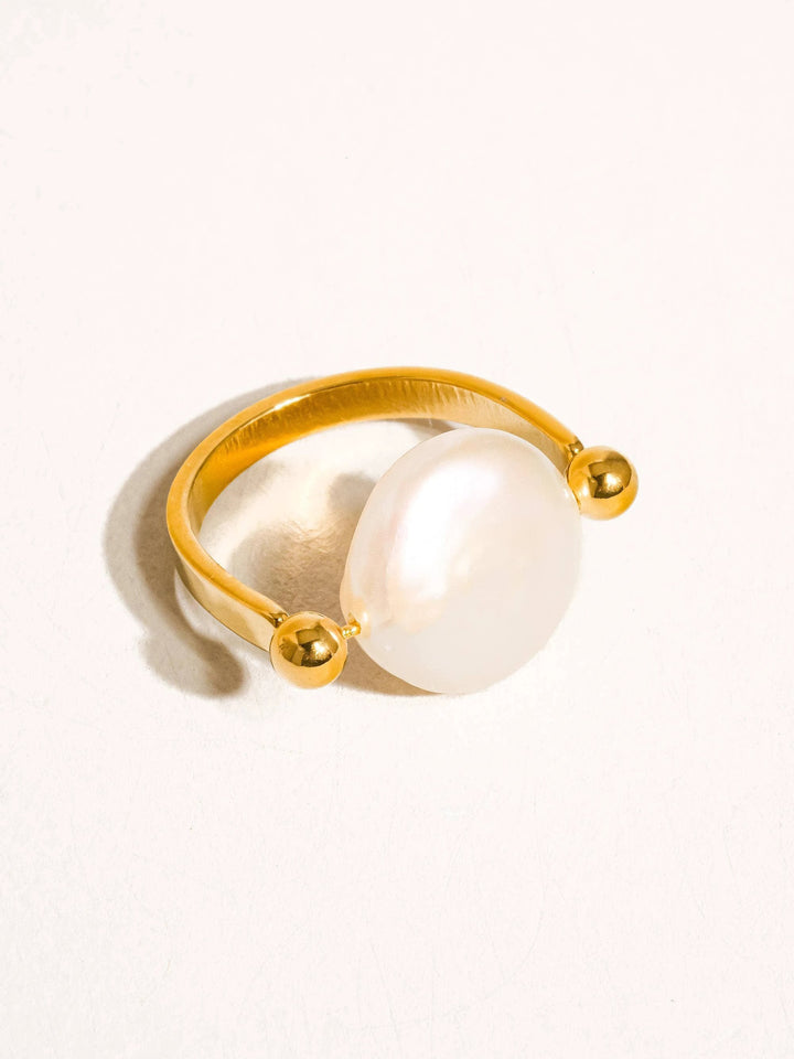 Déodat 18K Gold Non-Tarnish Baroque Pearl Ring Flânerie by MAIQ