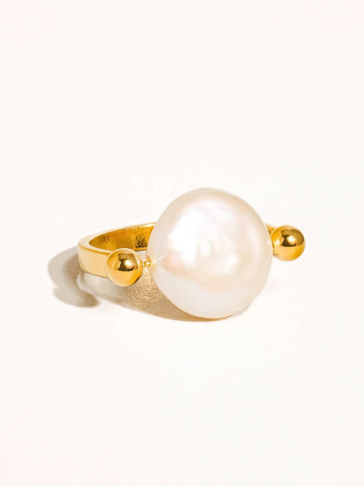 Déodat 18K Gold Non-Tarnish Baroque Pearl Ring Flânerie by MAIQ