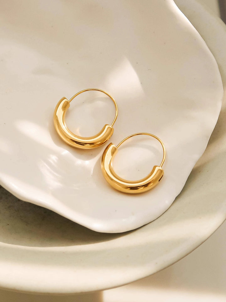 Mackenzie U-Shape Hoop Earrings - 18K Gold Non-Tarnish Hoops Flânerie by MAIQ