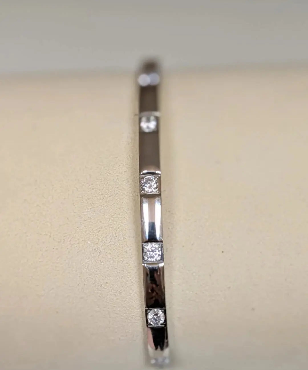 The Jamie Bracelet - Water-Resistant Gold Bangle with Lifetime Warranty CHANSUTTPEARLS