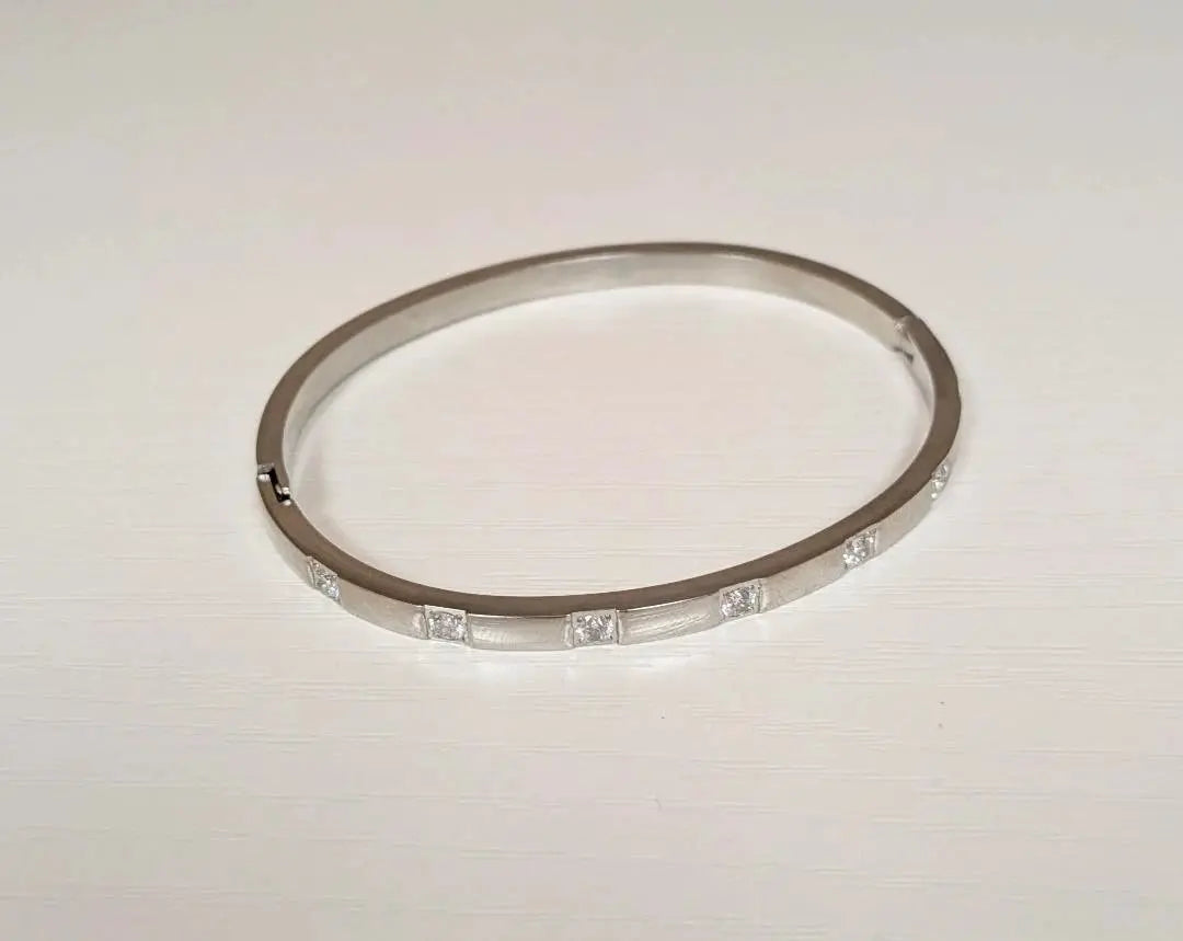 The Jamie Bracelet - Water-Resistant Gold Bangle with Lifetime Warranty CHANSUTTPEARLS