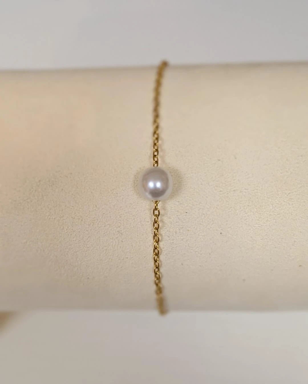 Pearl Bracelet - 18K Gold Plated Stainless Steel Delicate Chain Intensity