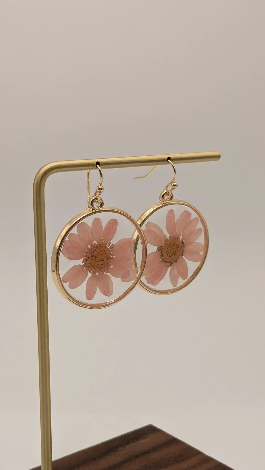 Pink Chrysanthemum Dried Flower Earrings ZAD